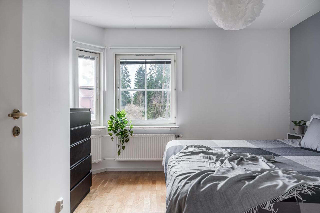 Uppsala Large Family Home Beside Forest מראה חיצוני תמונה
