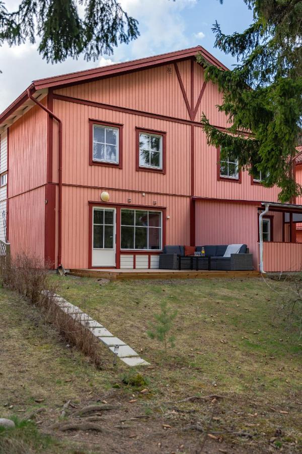 Uppsala Large Family Home Beside Forest מראה חיצוני תמונה