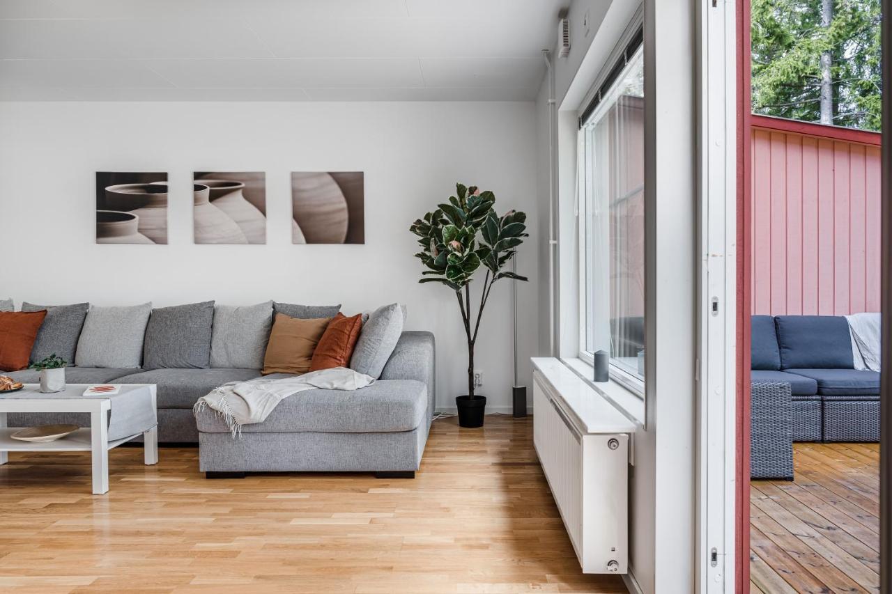 Uppsala Large Family Home Beside Forest מראה חיצוני תמונה